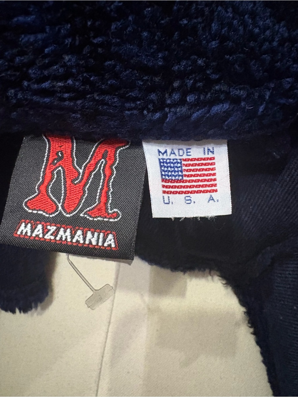 Vintage Mazmania Navy Faux Fur Zip Front Vest with Wolf - size M - Picture 3 of 3